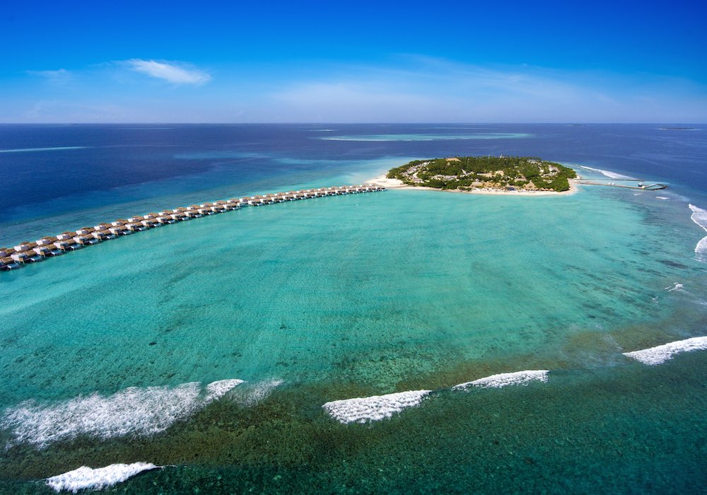 Lagoon Bar at Emerald Maldives Resort & Spa thumbnail 8